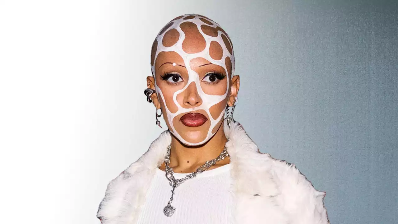 Doja Cat Accused Forever 21 of “Stealing from Small Businesses”