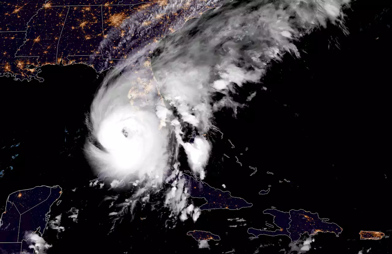 Hurricane Ian Nears the Florida Coast, Threatening Floods