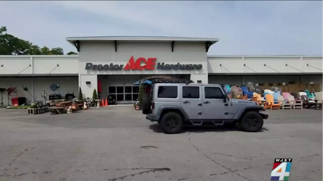 Jacksonville hardware sees surplus of customers preparing for Ian