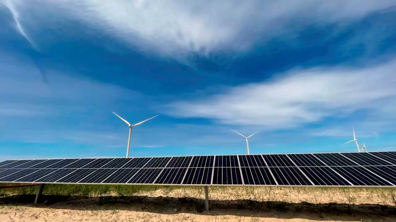 Tiny Oregon town hosts 1st wind-solar-battery 'hybrid' plant