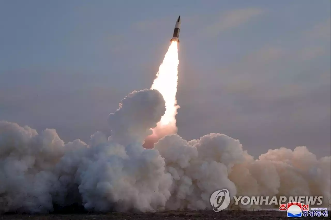 북한, 사흘만에 탄도미사일 2발…한미연합훈련하는 동해상으로(종합2보) | 연합뉴스