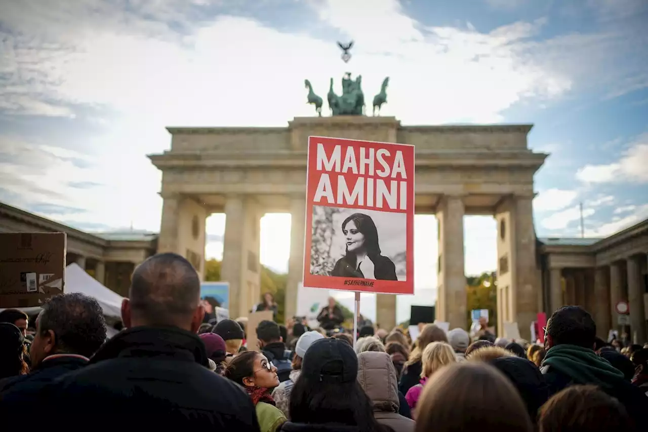 Iraner demonstrieren in Berlin: „Mahsa Amini darf nicht umsonst gestorben sein“