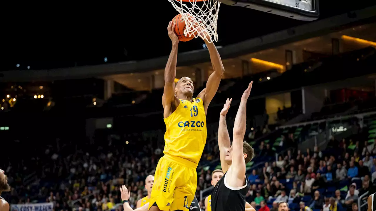 Alba Berlin schlägt die Hamburg Towers mit viel Mühe