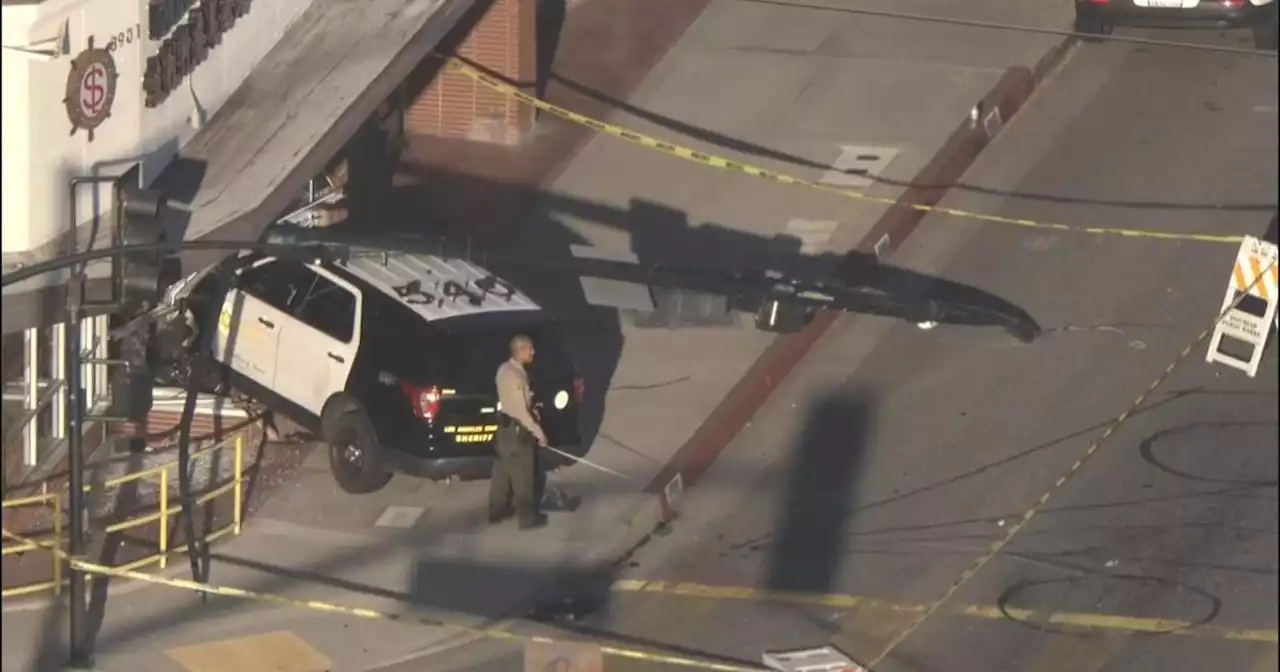 2 hospitalized, including deputy, following two-car collision involving LASD patrol car in Rosemead