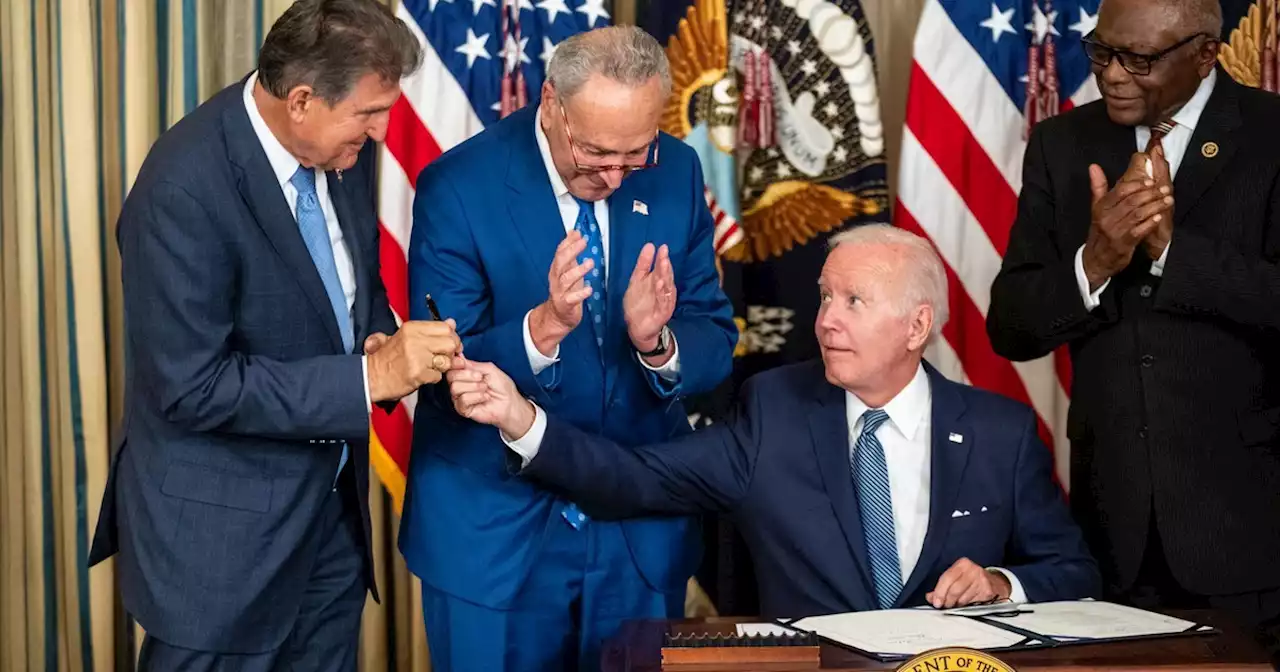 'We'll Beat You Again,' Say Climate Advocates as Biden Eyes New Path for Manchin's Dirty Deal