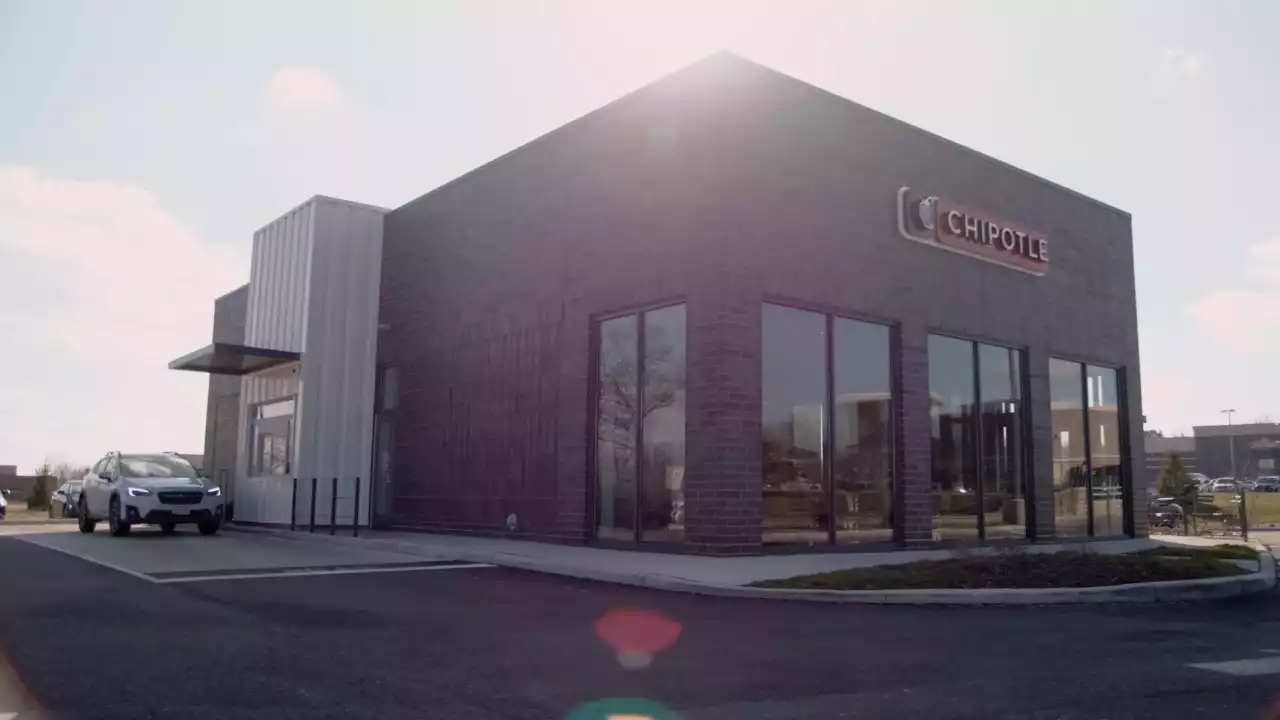 Chipotle to open first restaurant with drive-thru lane in suburban Chicago