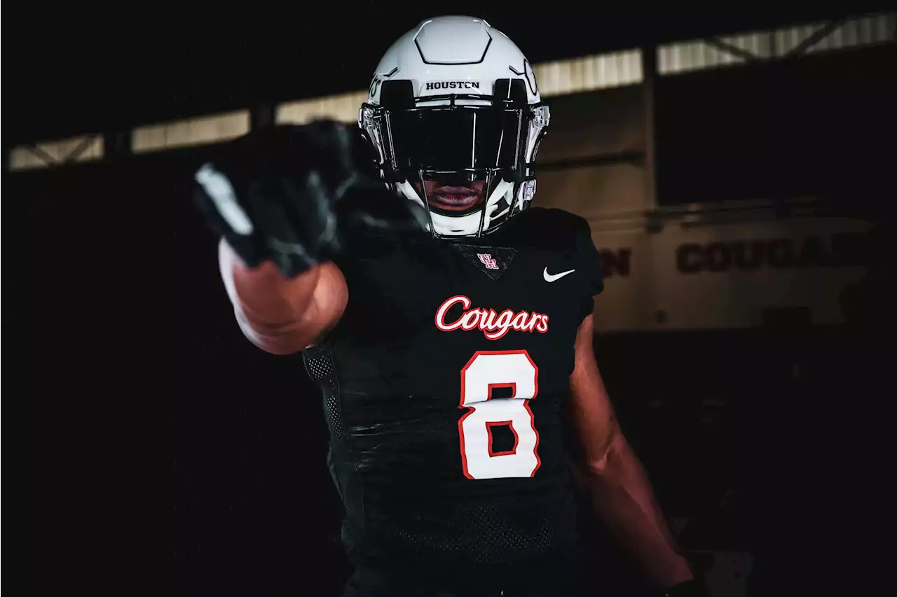 Check out UH's new black uniforms for Tulane game Friday