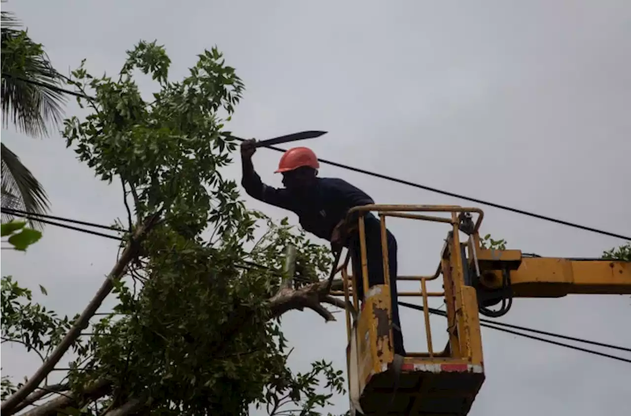 Cuba begins to turn on lights after Ian blacks out island