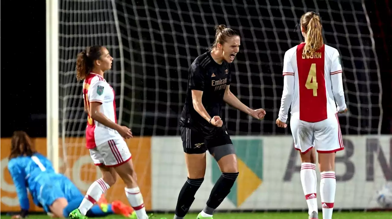 Miedema beslist duel met Ajax en leidt Arsenal naar Champions League