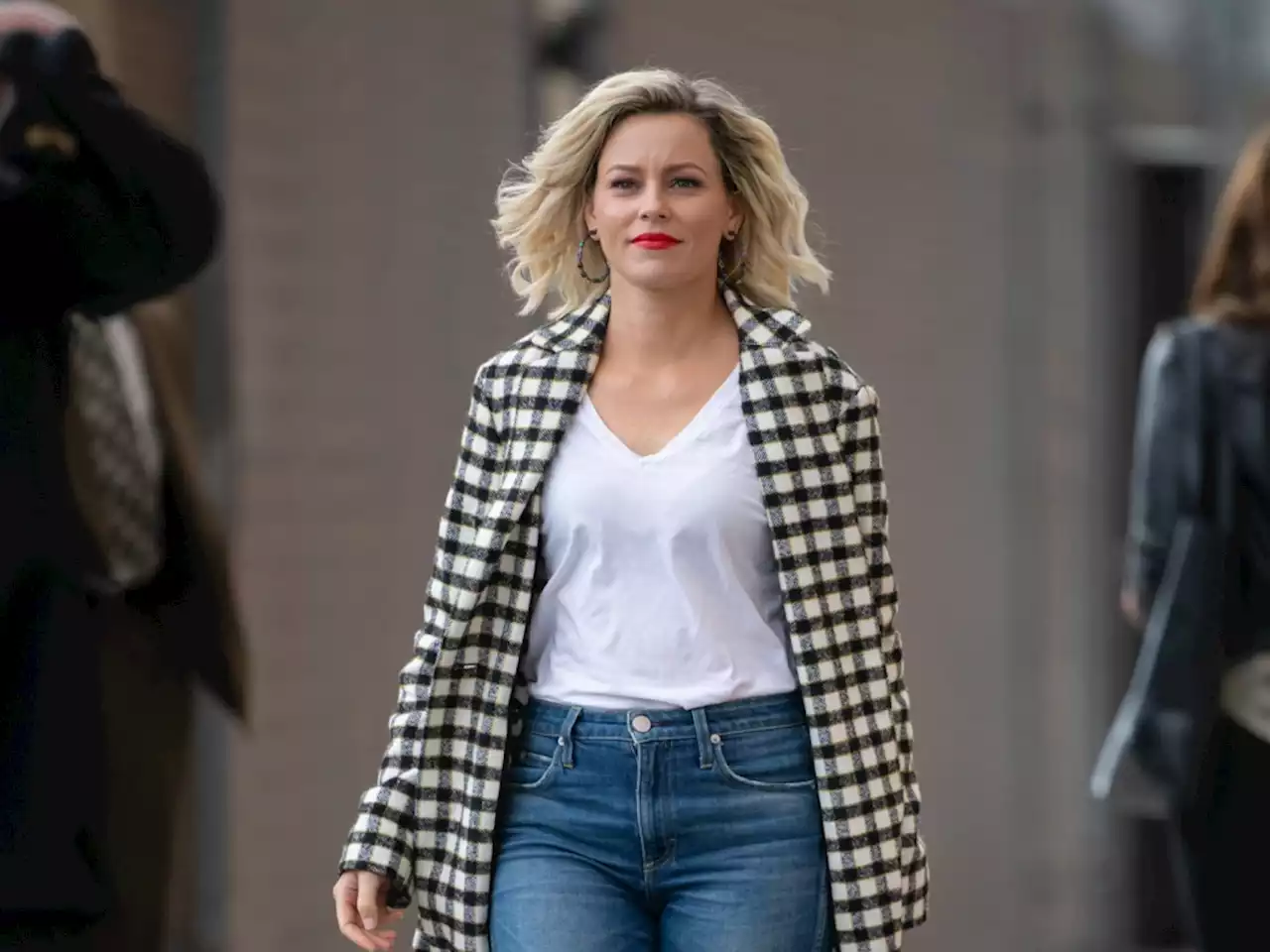 Elizabeth Banks Isn't Interested in Telling Male Reporter 'What Women Go Through' in Hollywood