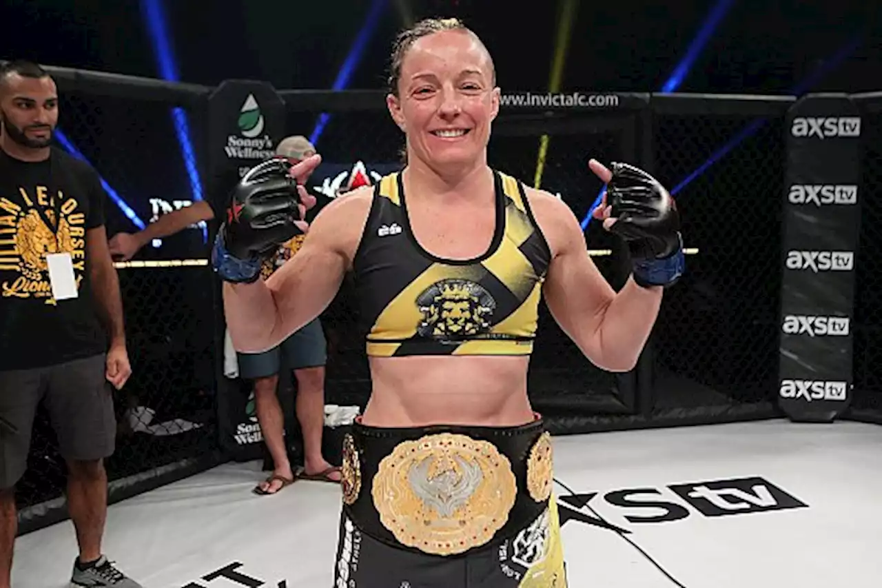 Jillian DeCoursey Submits Jessica Delboni, Captures Atomweight Crown at Invicta FC 49