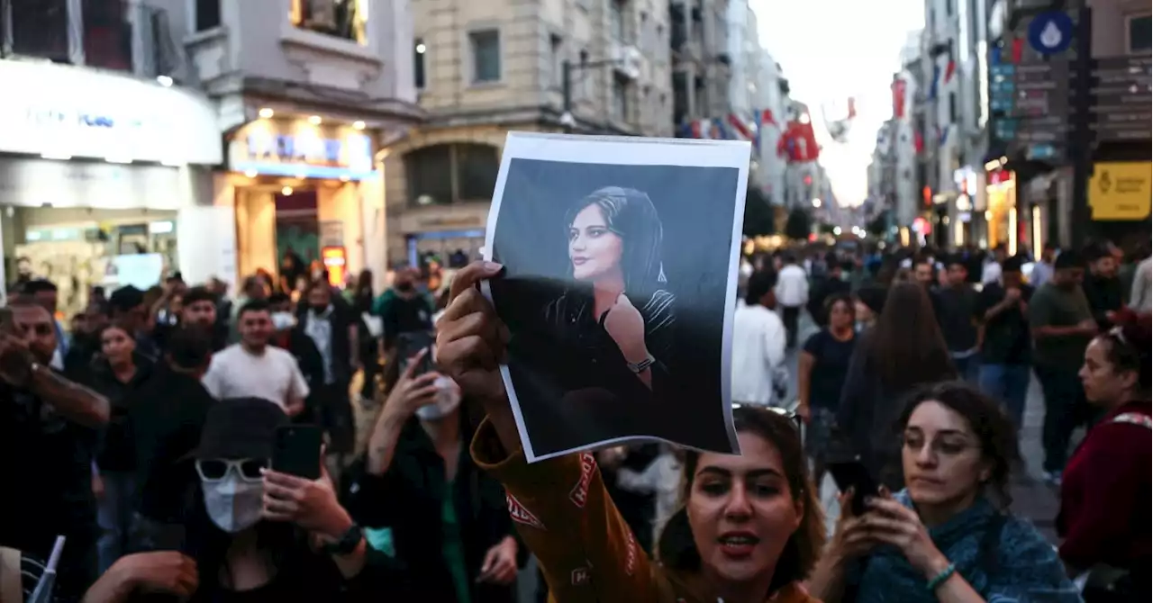 Nazanin Zaghari-Ratcliffe cuts her hair in solidarity with Iranian protestors in powerful video