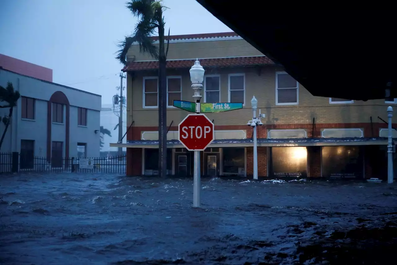 Hurricane Ian live updates: Ian downgraded to tropical storm; over 2.5M lose power in Florida