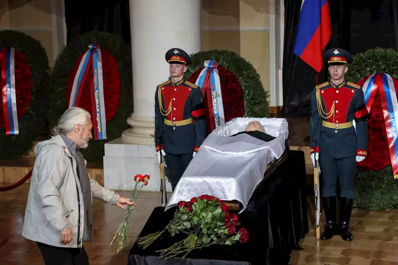 A Mosca i funerali di Gorbaciov, duemila in fila - Primopiano