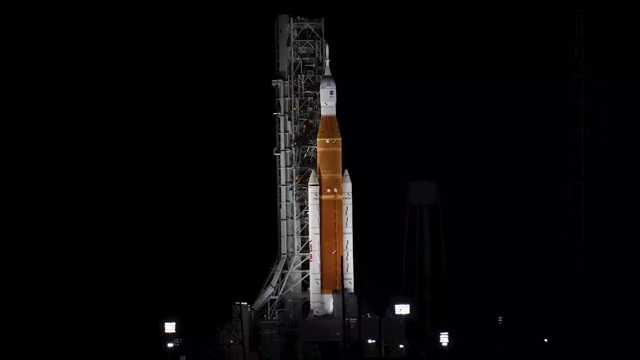 Fuel leak disrupts NASA's 2nd shot at launching moon rocket