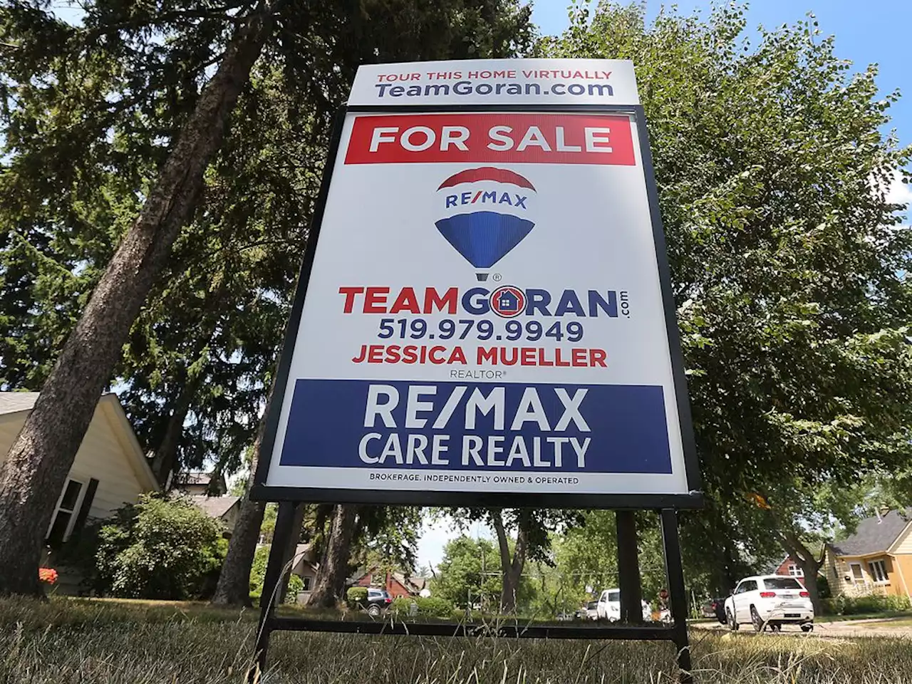 Canadian home prices could drop up to 25% by early 2023: TD