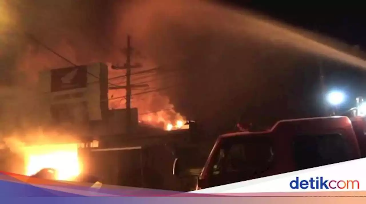 Bengkel Motor di Jombang Ludes Terbakar gegara Korsleting