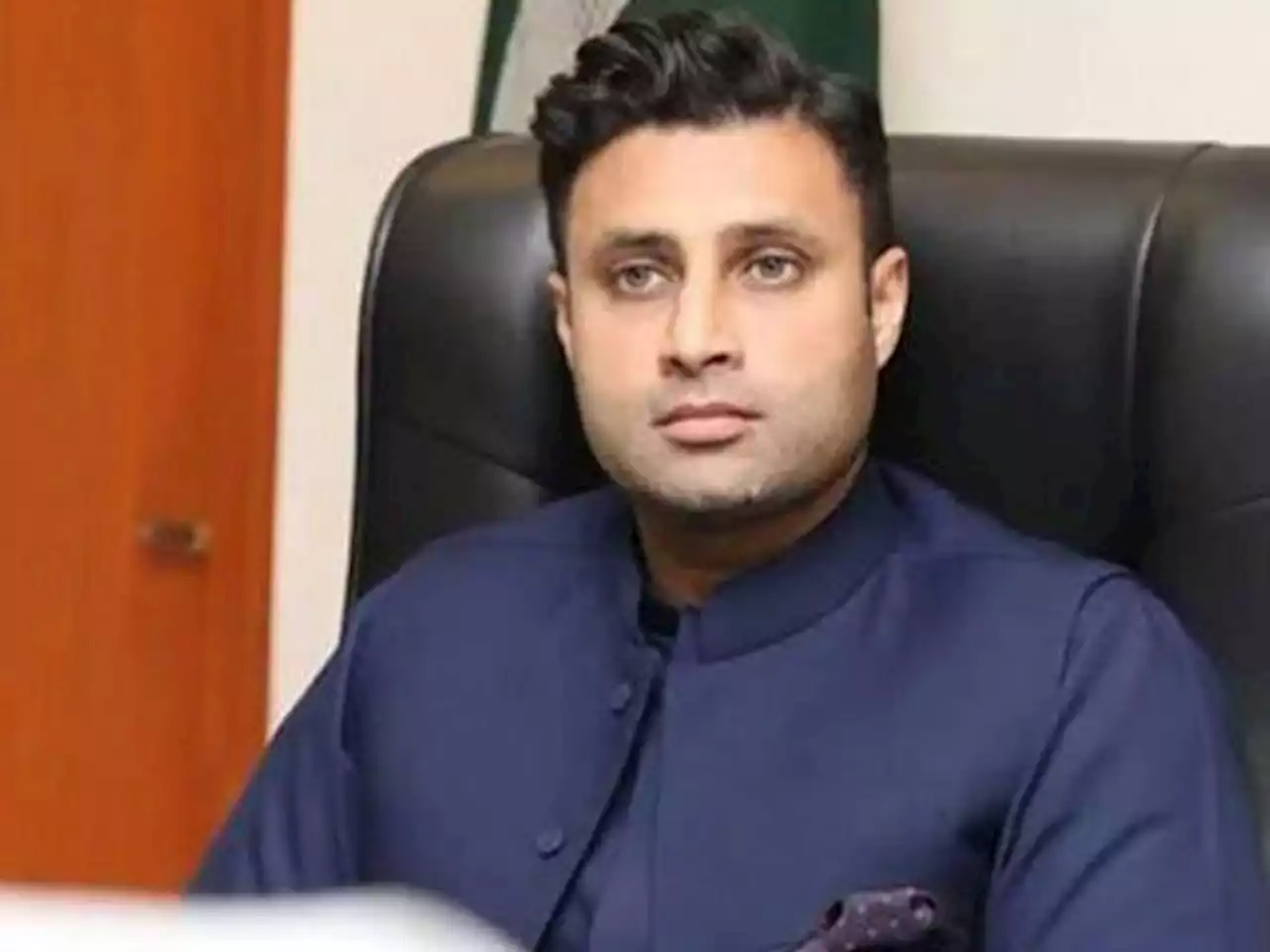 زلفی بخاری کا برطانوی شہریت چھوڑنے کا اعلان - ایکسپریس اردو