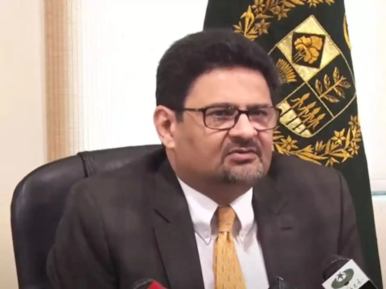شوکت ترین کو جھوٹ سے گریز کرنا چاہیے، مفتاح اسماعیل - ایکسپریس اردو