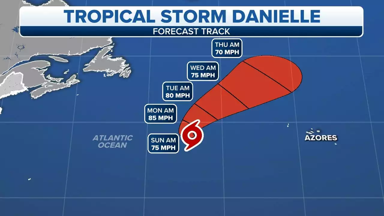 Tropical Storm Earl joins Danielle in Atlantic Ocean