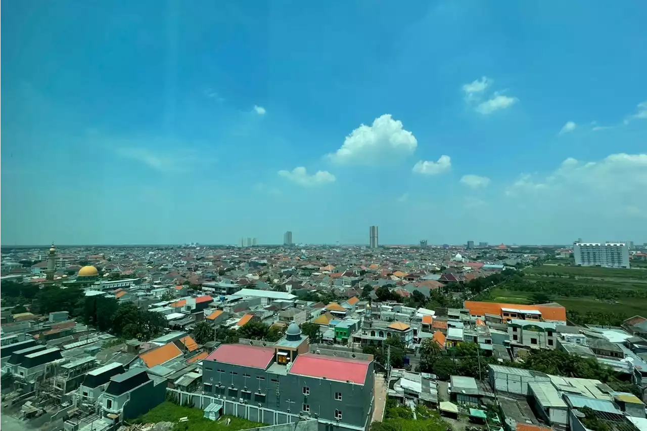 Cuaca Surabaya Hari Ini: Panas Seharian Penuh, Bawa Air Minum Lebih