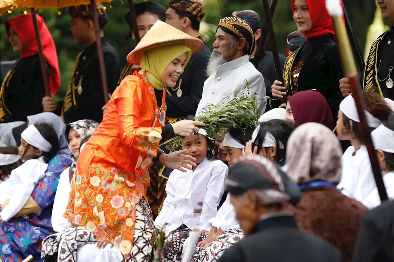 Istri Ganjar Dorong Pelestarian Tradisi di Dieng Culture Festival