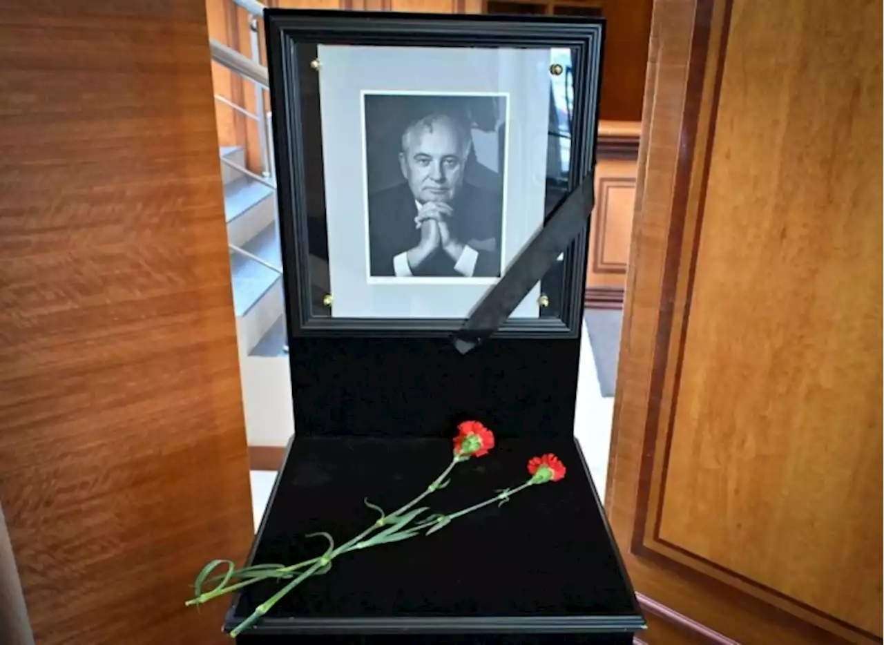 Russians to bid farewell to Gorbachev, but without Putin