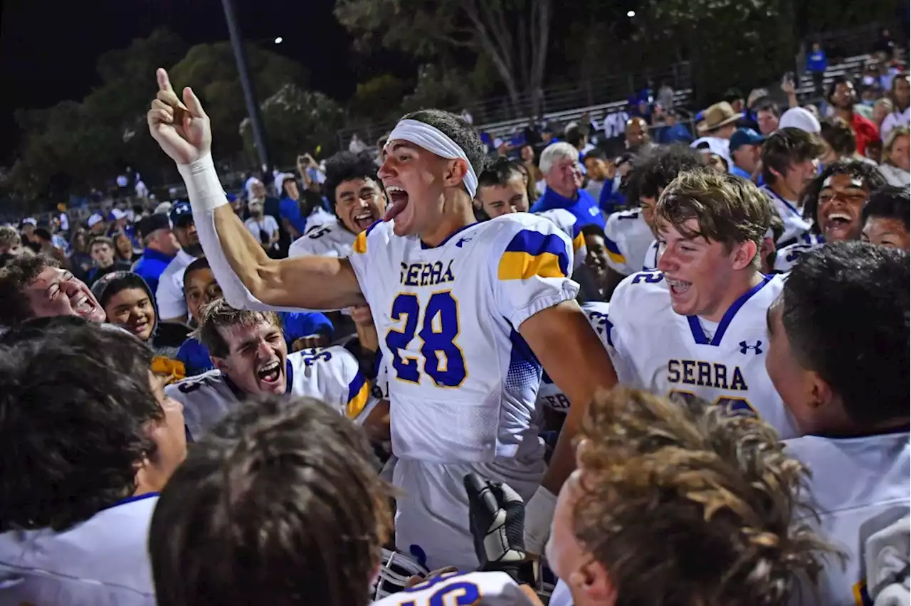 Serra edges De La Salle, rallying from 14 down in final quarter