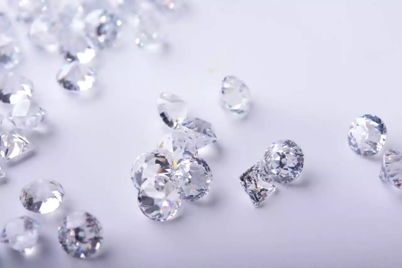 Blasting plastic with powerful lasers turns it into tiny diamonds