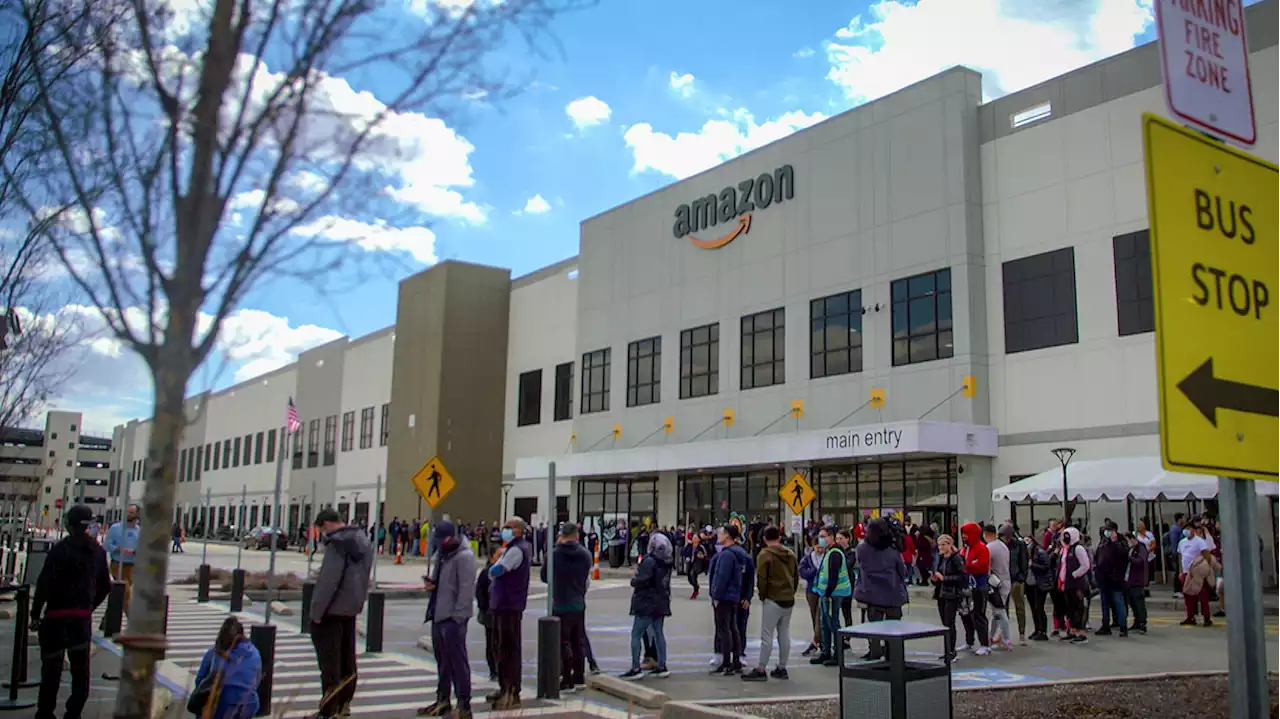 Amazon loses key step in its attempt to reverse its workers' historic union vote