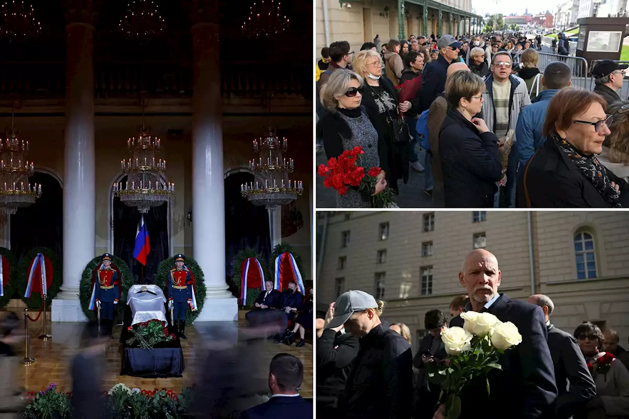 Russians line up to bid farewell to former Soviet leader Mikhail Gorbachev