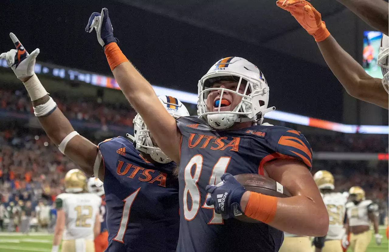 At home in the 'Dome: UTSA hosts Houston in season opener