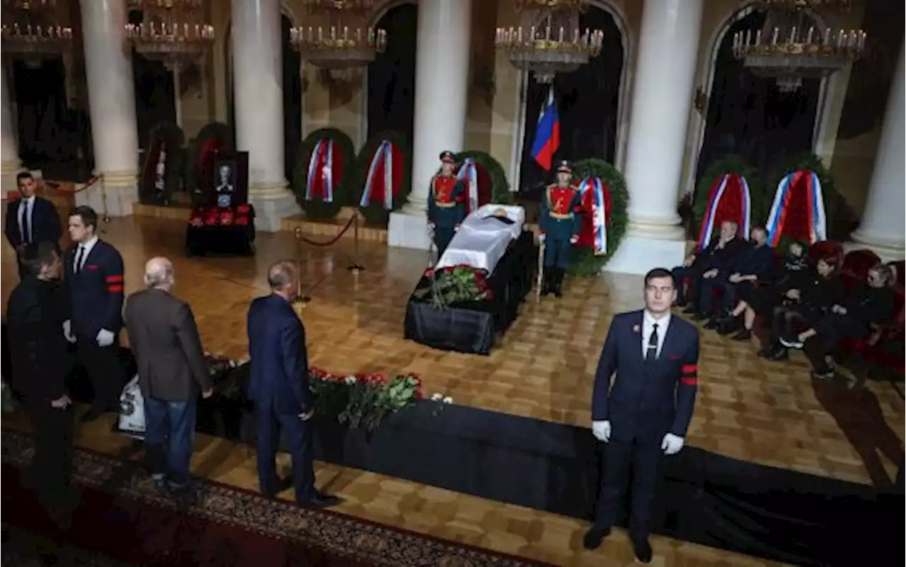 Gorbaciov, funerali a Mosca: presenti Medvedev e Orban, non c’è Putin