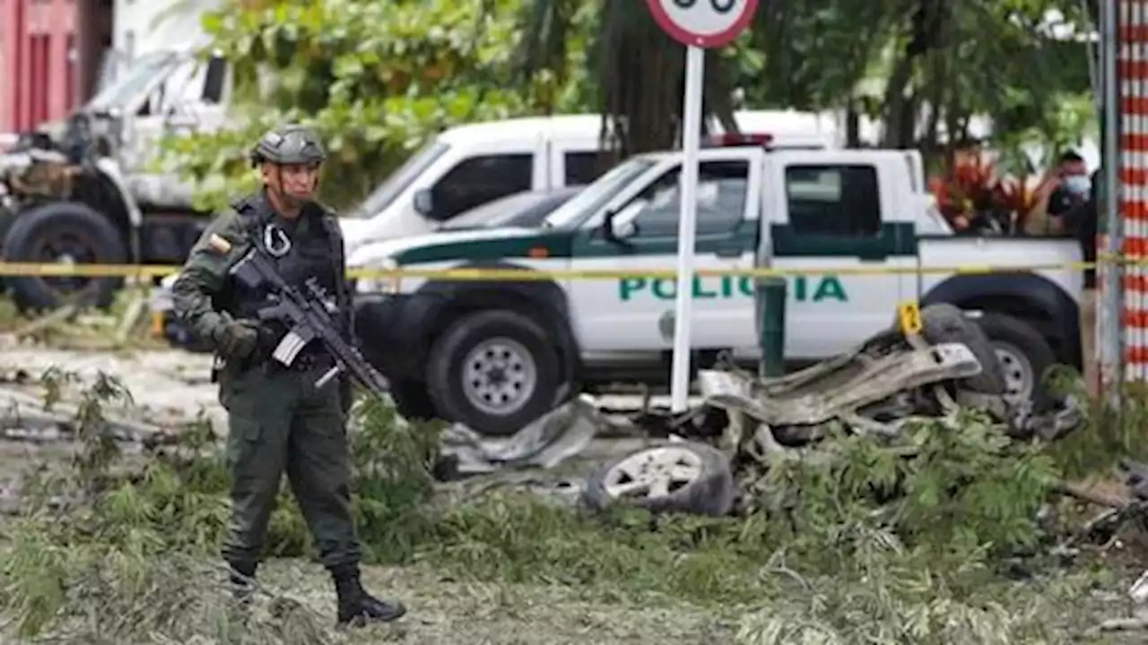 Deaths as blast hits police patrol in Colombia