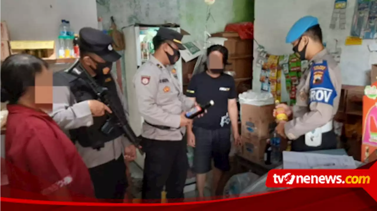 Razia Pekat, Polres Kudus Amankan Puluhan Liter Miras Oplosan