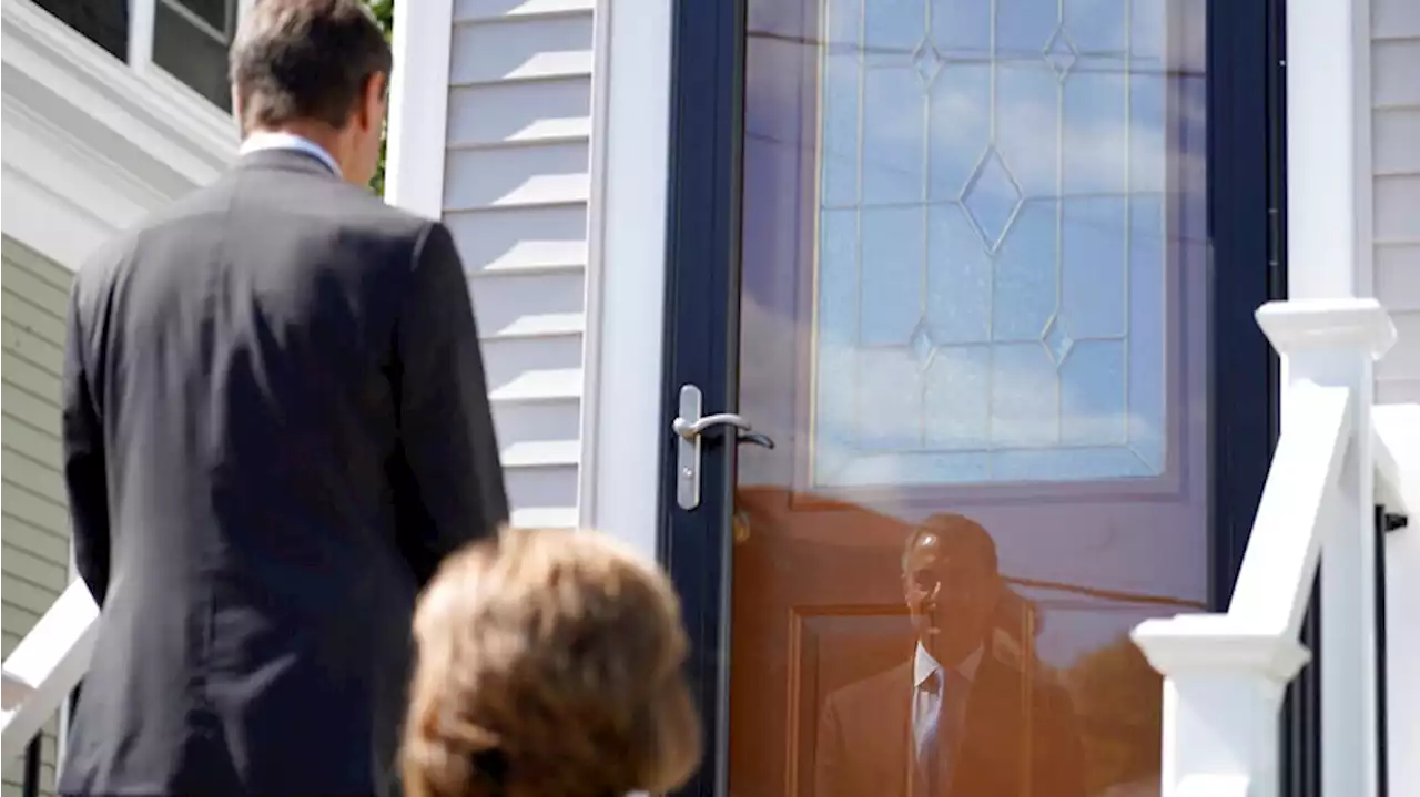 Jehovah's Witnesses resume door-to-door visits for the first time since the pandemic