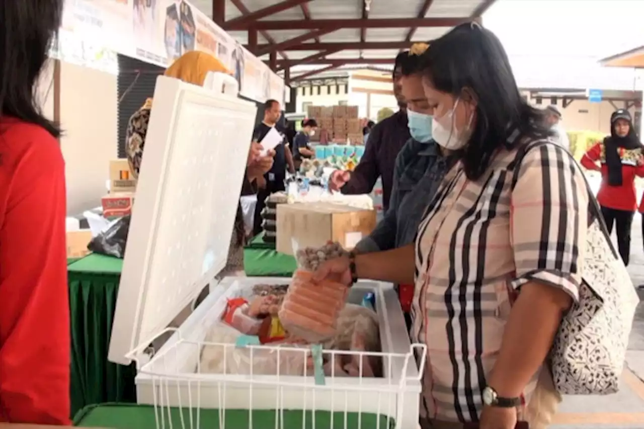 BKP Palangka Raya gelar sembako murah bagi warga lingkungan kantor - ANTARA News