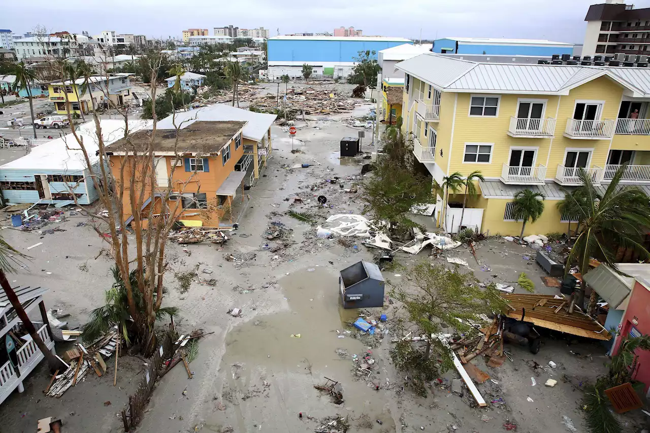 Hurricane Ian heads for Carolinas after pounding Florida