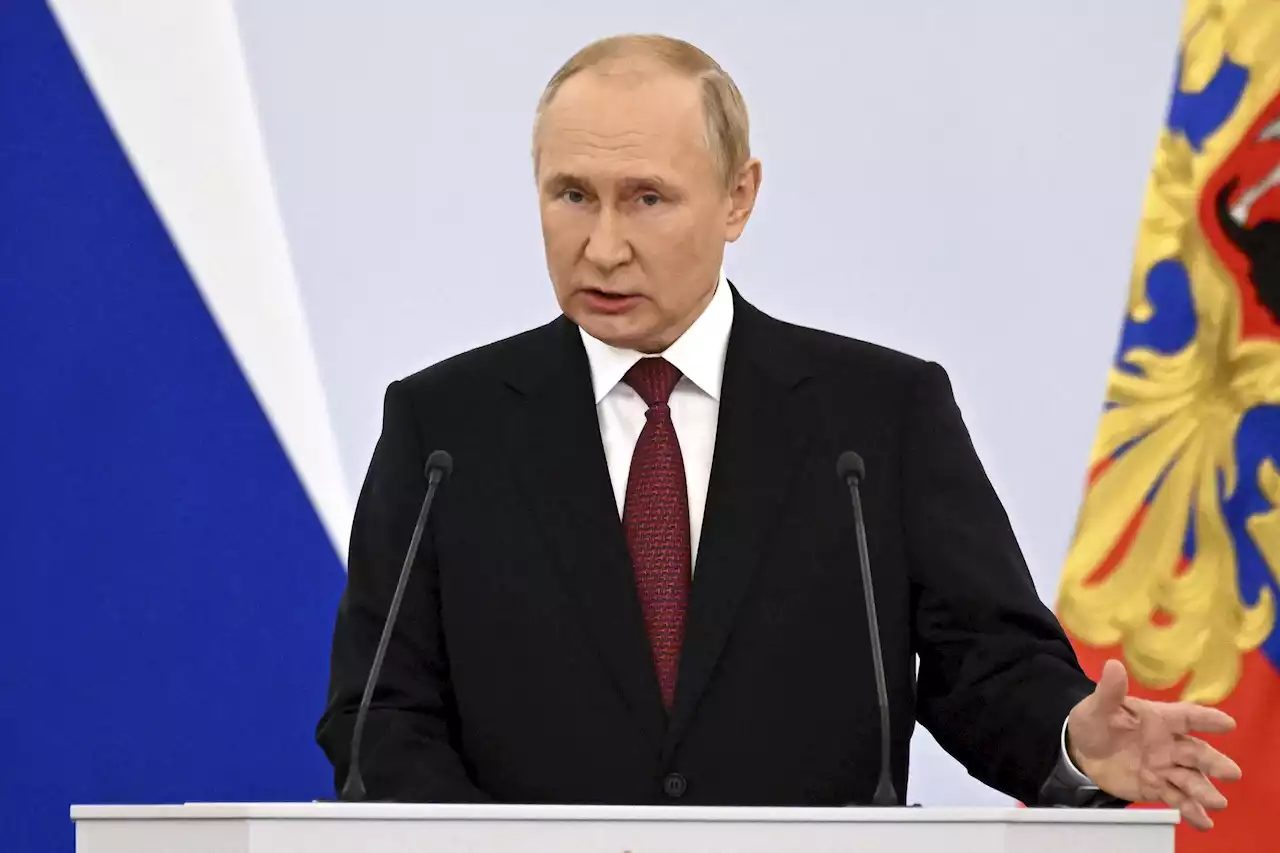 Putin signs treaties annexing Ukrainian regions