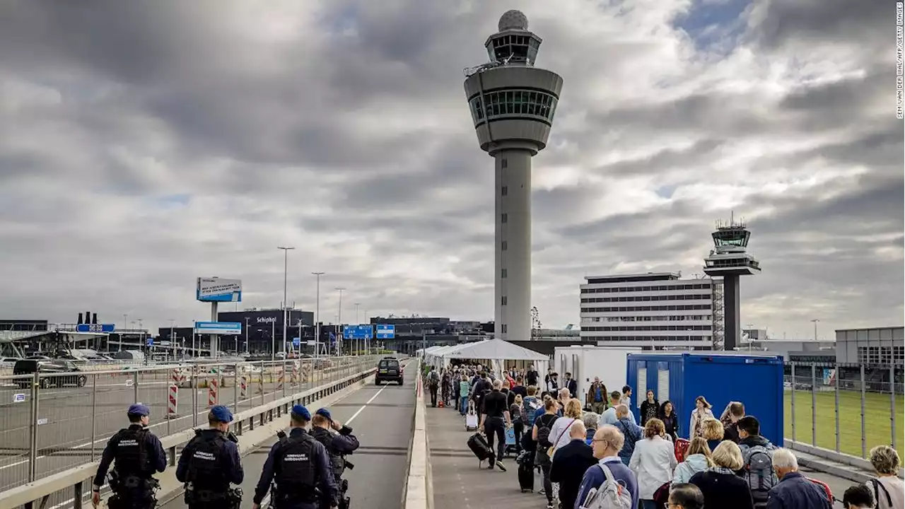 One of Europe's busiest airports to cap passengers through early 2023