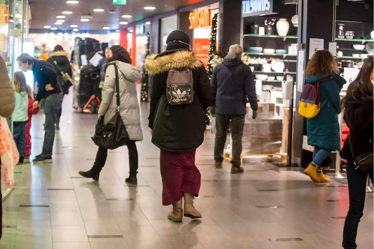 Forbrukertilliten faller til nytt bunnivå