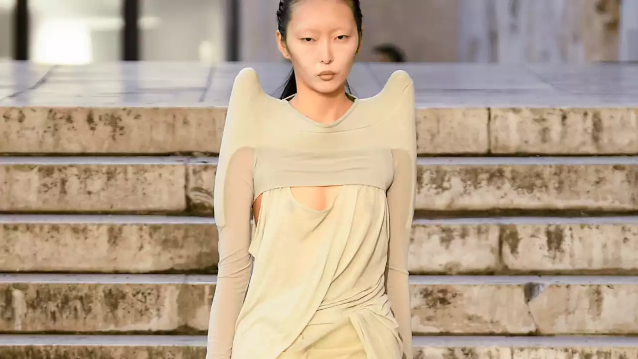 Rick Owens Conjures a Beautiful Apocalypse for Spring 2023