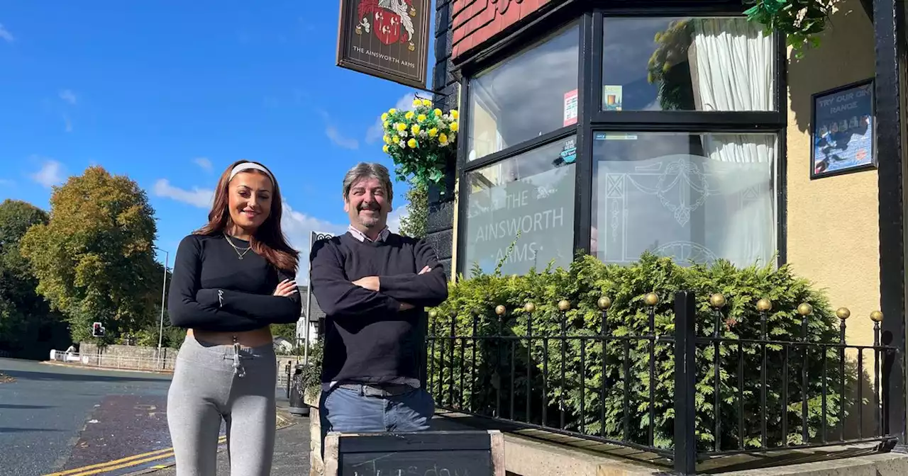 Pub's hilarious sign to attract customers after busy road 'turns into pond'