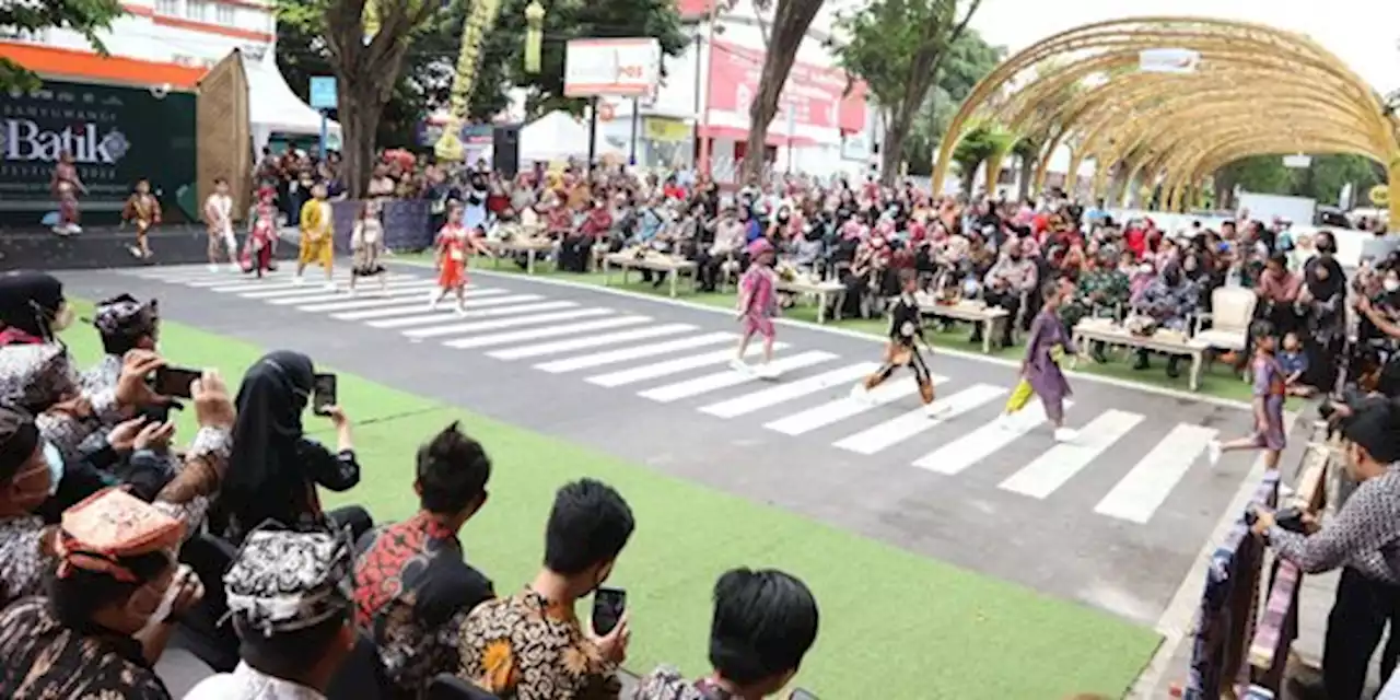 Fashion on Pedestrian Banyuwangi, Wadah Kreativitas dan Kampanye | merdeka.com