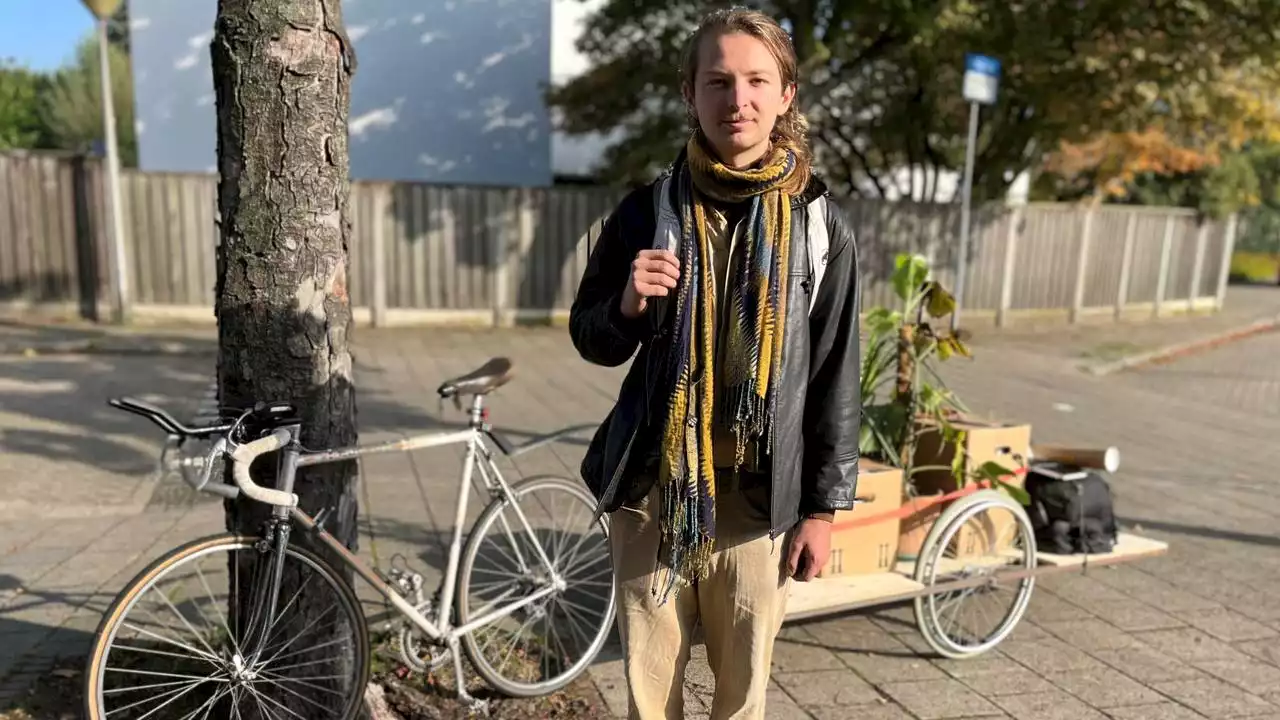 Henry bouwt een fietsaanhanger om in te slapen: 'Nooit meer in een tent'