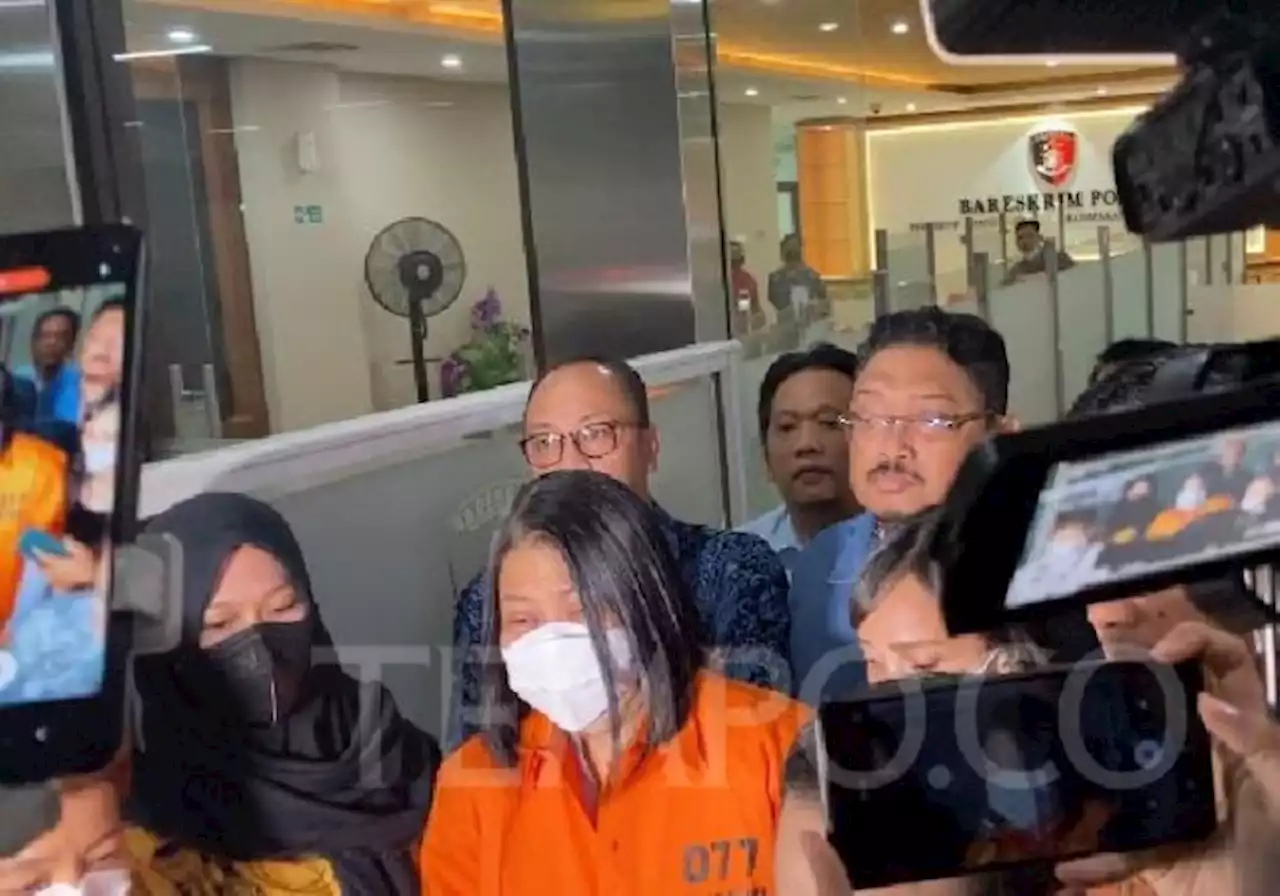 Kenakan Baju Tahanan, Putri Candrawathi: Saya Mohon Doanya Bisa Lalui Semuanya