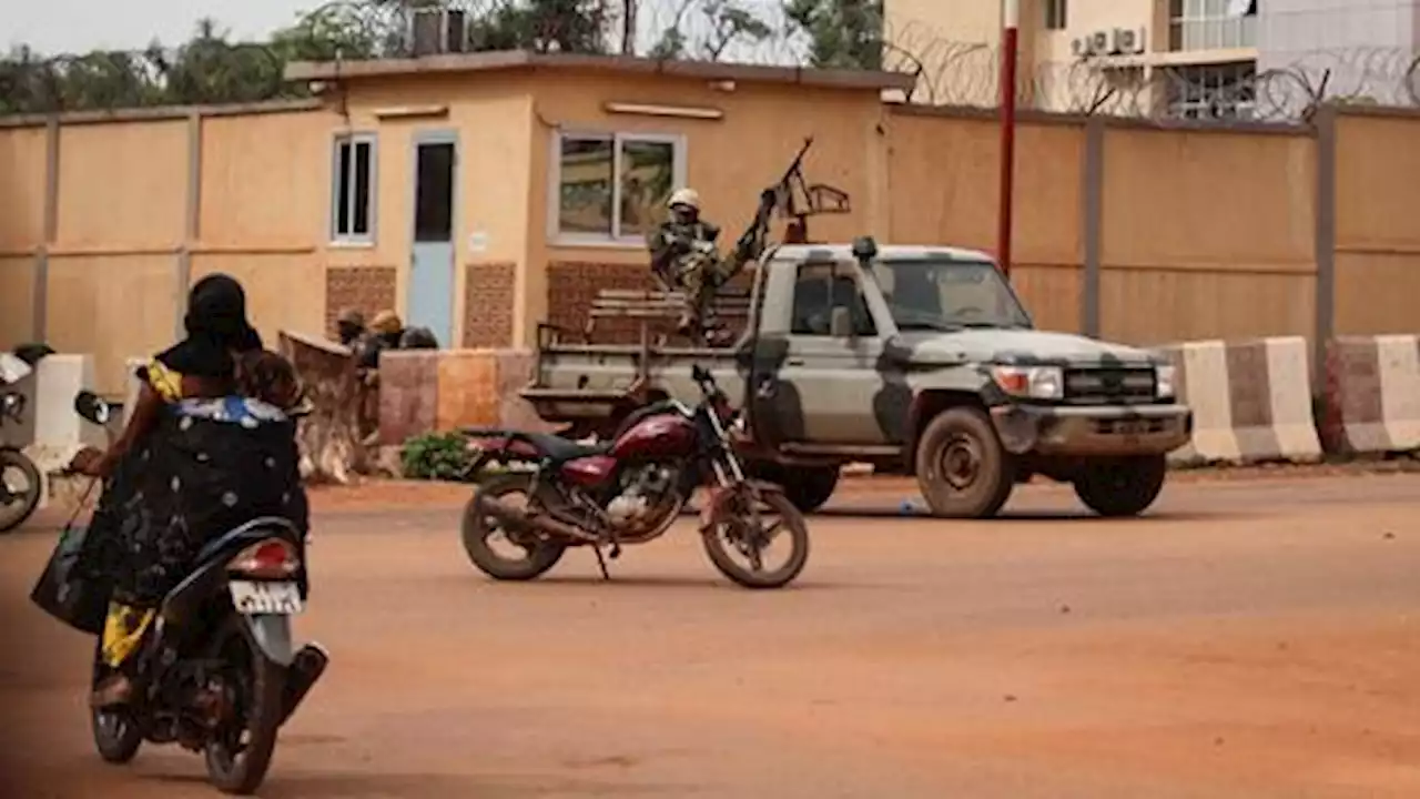 Soldiers remove Burkina junta leader from office