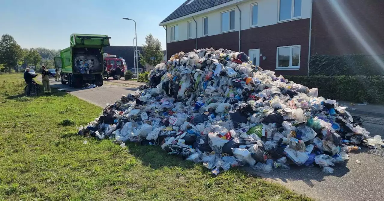 Vuilnisman twijfelt niet en dumpt afval op straat in Groenlo