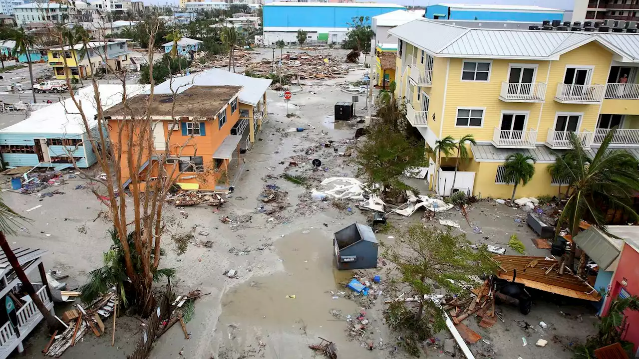 Hurricane Ian heads for Carolinas after pounding Florida