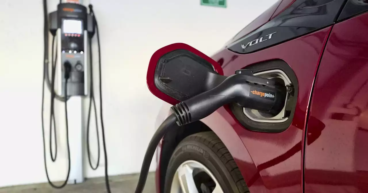 17 states weigh adopting California's electric car mandate